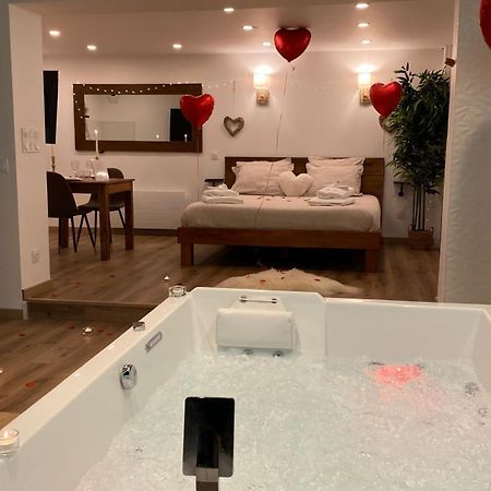 Love Room Unique - Sauna / Jacuzzi Charleville-Mézières Exteriör bild
