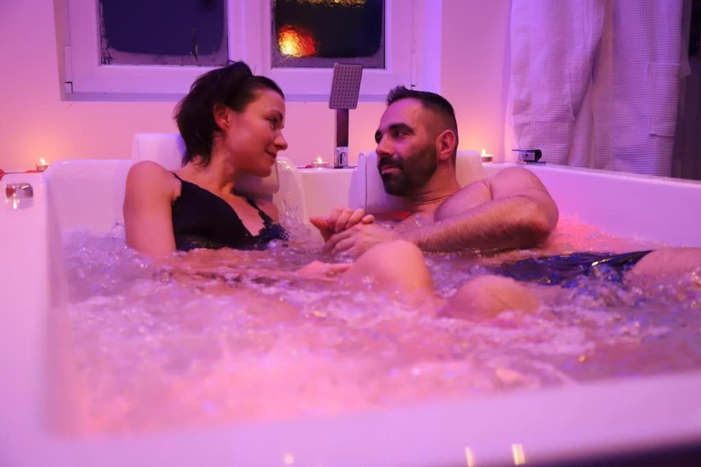 Love Room Unique - Sauna / Jacuzzi Charleville-Mézières Exteriör bild